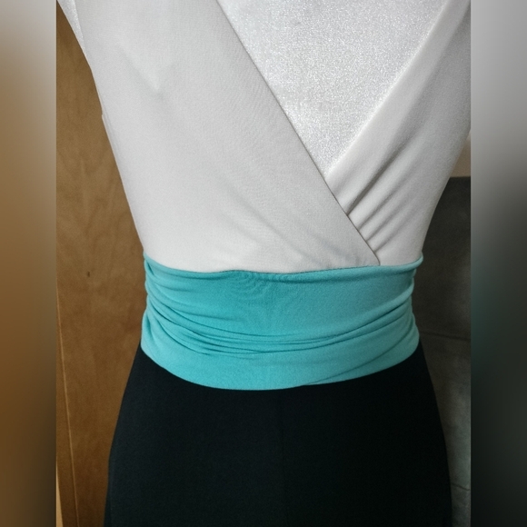 Y2k Style London Elegant Black and White Dress with Teal Accent - Picture 2 of 6